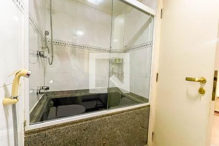 Apartamento à venda com 132m², 3 quartos e 2 vagas Apartamento à venda com 132m², 3 quartos e 2 vagasBanheiro Suíte