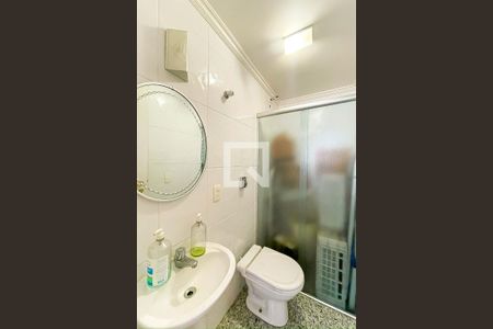 Apartamento à venda com 132m², 3 quartos e 2 vagas Apartamento à venda com 132m², 3 quartos e 2 vagasBanheiro De Serviço