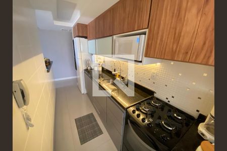 Apartamento à venda com 80m², 3 quartos e 1 vaga Apartamento à venda com 80m², 3 quartos e 1 vagaCozinha e Área de Serviço