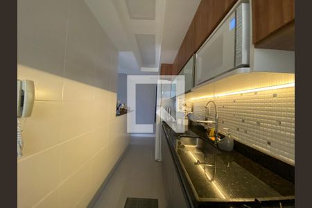Apartamento à venda com 80m², 3 quartos e 1 vaga Apartamento à venda com 80m², 3 quartos e 1 vagaCozinha e Área de Serviço