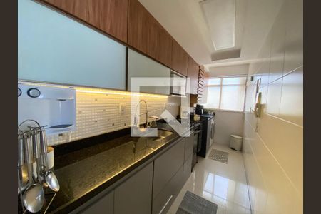 Apartamento à venda com 80m², 3 quartos e 1 vaga Apartamento à venda com 80m², 3 quartos e 1 vagaCozinha e Área de Serviço