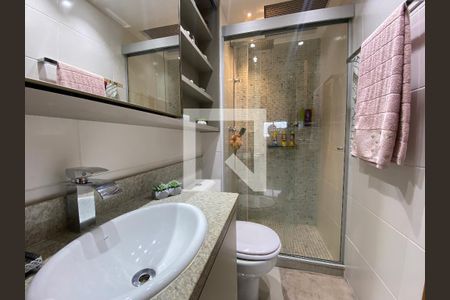 Apartamento à venda com 80m², 3 quartos e 1 vaga Apartamento à venda com 80m², 3 quartos e 1 vagaBanheiro Social