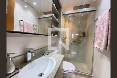 Apartamento à venda com 80m², 3 quartos e 1 vaga Apartamento à venda com 80m², 3 quartos e 1 vagaBanheiro Social