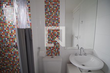 Apartamento para alugar com 65m², 2 quartos e 1 vaga Apartamento para alugar com 65m², 2 quartos e 1 vagaBanheiro da Suíte