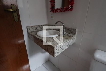 Casa de condomínio à venda com 120m², 3 quartos e 2 vagasBanheiro Corredor