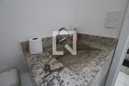 Casa de condomínio à venda com 120m², 3 quartos e 2 vagasLavabo