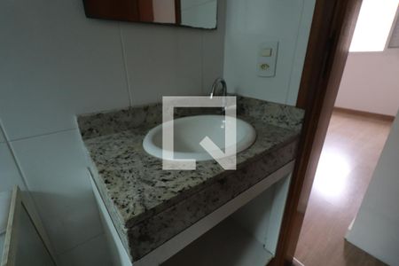 Casa de condomínio à venda com 120m², 3 quartos e 2 vagasBanheiro da Suíte