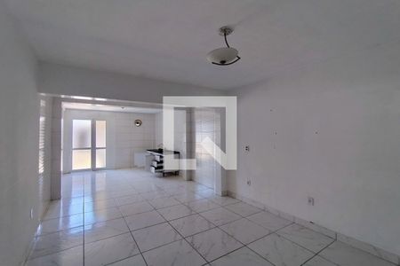 Casa à venda com 200m², 3 quartos e 1 vaga Casa à venda com 200m², 3 quartos e 1 vagaCopa e Cozinha