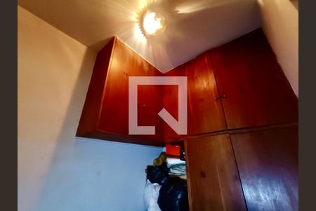 Apartamento à venda com 280m², 3 quartos e 1 vaga Apartamento à venda com 280m², 3 quartos e 1 vagaQuarto serviço 2