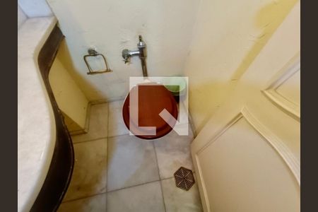 Apartamento à venda com 280m², 3 quartos e 1 vaga Apartamento à venda com 280m², 3 quartos e 1 vagaLavabo