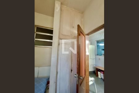 Apartamento à venda com 280m², 3 quartos e 1 vaga Apartamento à venda com 280m², 3 quartos e 1 vagaQuarto serviço