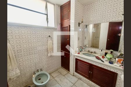 Apartamento à venda com 280m², 3 quartos e 1 vaga Apartamento à venda com 280m², 3 quartos e 1 vagaBanheiro social