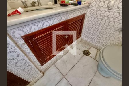 Apartamento à venda com 280m², 3 quartos e 1 vaga Apartamento à venda com 280m², 3 quartos e 1 vagaBanheiro social