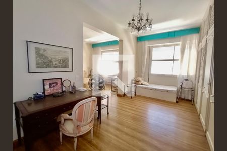 Apartamento à venda com 280m², 3 quartos e 1 vaga Apartamento à venda com 280m², 3 quartos e 1 vagaSuíte