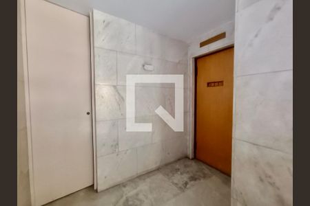 Apartamento à venda com 280m², 3 quartos e 1 vaga Apartamento à venda com 280m², 3 quartos e 1 vagaPortaria