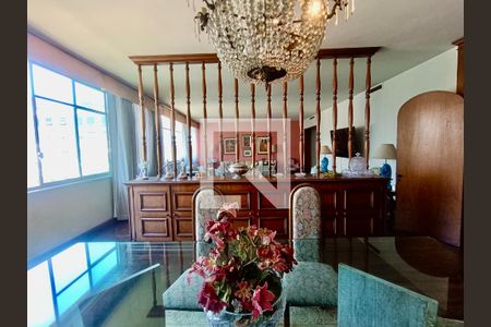 Apartamento à venda com 280m², 3 quartos e 1 vaga Apartamento à venda com 280m², 3 quartos e 1 vagaSala