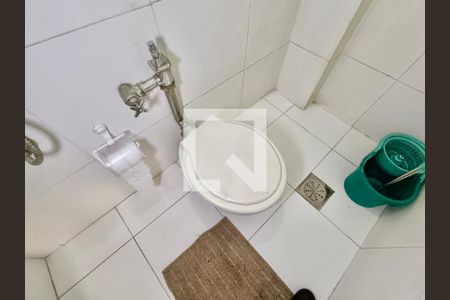 Apartamento à venda com 280m², 3 quartos e 1 vaga Apartamento à venda com 280m², 3 quartos e 1 vagaBanheiro serviço