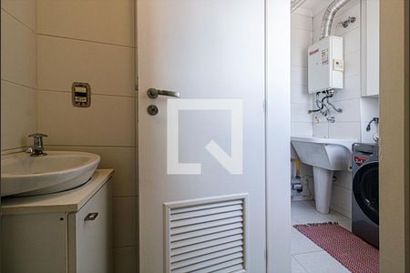 Apartamento à venda com 111m², 3 quartos e 2 vagasbanheiro na área de serviço