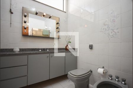 Casa à venda com 356m², 3 quartos e 4 vagas Casa à venda com 356m², 3 quartos e 4 vagasBanheiro Suíte 1