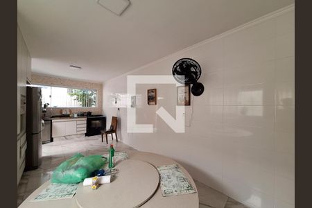 Casa à venda com 192m², 3 quartos e 3 vagas Casa à venda com 192m², 3 quartos e 3 vagasCozinha