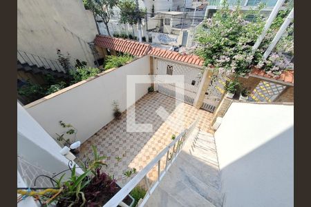Casa à venda com 192m², 3 quartos e 3 vagas Casa à venda com 192m², 3 quartos e 3 vagasEntrada