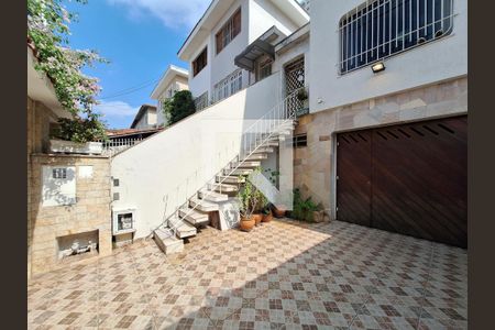 Casa à venda com 192m², 3 quartos e 3 vagas Casa à venda com 192m², 3 quartos e 3 vagasEntrada