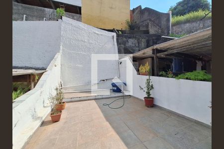 Casa à venda com 192m², 3 quartos e 3 vagas Casa à venda com 192m², 3 quartos e 3 vagasQuintal superior