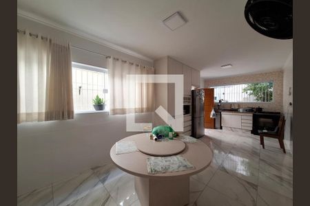 Casa à venda com 192m², 3 quartos e 3 vagas Casa à venda com 192m², 3 quartos e 3 vagasCozinha