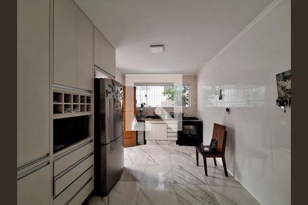 Casa à venda com 192m², 3 quartos e 3 vagas Casa à venda com 192m², 3 quartos e 3 vagasCozinha