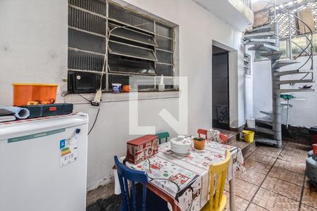 Casa à venda com 100m², 2 quartos e 2 vagas Casa à venda com 100m², 2 quartos e 2 vagasquintal_1