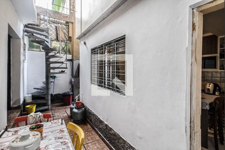 Casa à venda com 100m², 2 quartos e 2 vagas Casa à venda com 100m², 2 quartos e 2 vagasquintal_2