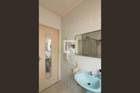 Casa para alugar com 227m², 3 quartos e 2 vagasBanheiro Social