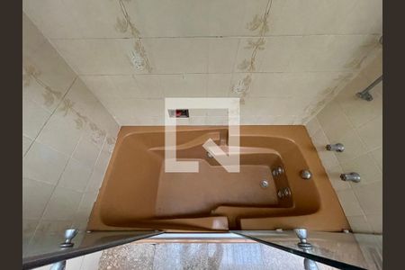 Casa à venda com 400m², 4 quartos e 4 vagas Casa à venda com 400m², 4 quartos e 4 vagasBanheiro da Suíte 2