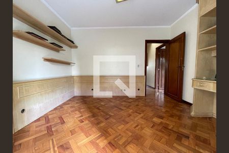 Casa à venda com 400m², 4 quartos e 4 vagas Casa à venda com 400m², 4 quartos e 4 vagassuíte 3