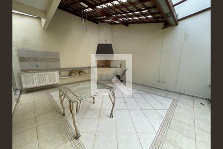 Casa à venda com 400m², 4 quartos e 4 vagas Casa à venda com 400m², 4 quartos e 4 vagasÁrea Externa