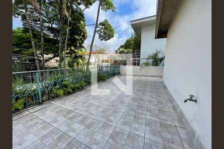 Casa à venda com 400m², 4 quartos e 4 vagas Casa à venda com 400m², 4 quartos e 4 vagasvaranda