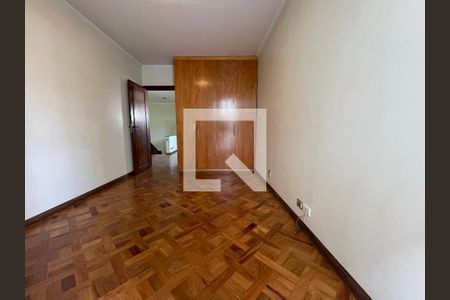 Casa à venda com 400m², 4 quartos e 4 vagas Casa à venda com 400m², 4 quartos e 4 vagasQuarto 1