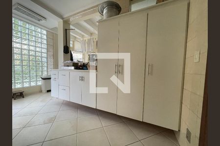 Casa à venda com 400m², 4 quartos e 4 vagas Casa à venda com 400m², 4 quartos e 4 vagasÁrea de Serviço