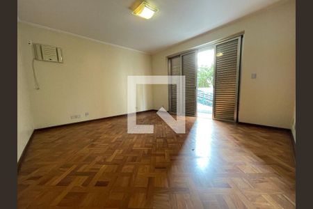 Casa à venda com 400m², 4 quartos e 4 vagas Casa à venda com 400m², 4 quartos e 4 vagasSuíte 2