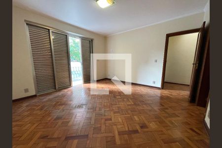 Casa à venda com 400m², 4 quartos e 4 vagas Casa à venda com 400m², 4 quartos e 4 vagasSuíte 2