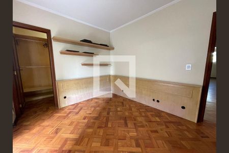 Casa à venda com 400m², 4 quartos e 4 vagas Casa à venda com 400m², 4 quartos e 4 vagassuíte 3