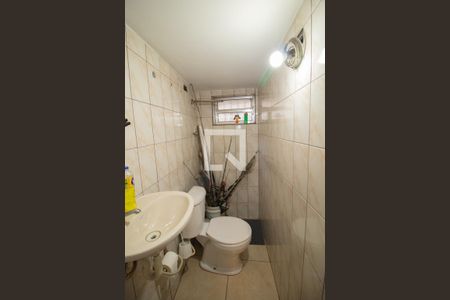 Casa à venda com 340m², 5 quartos e 6 vagasGaragem - Banheiro 