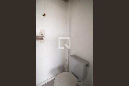 Casa à venda com 340m², 5 quartos e 6 vagasBanheiro de Serviço