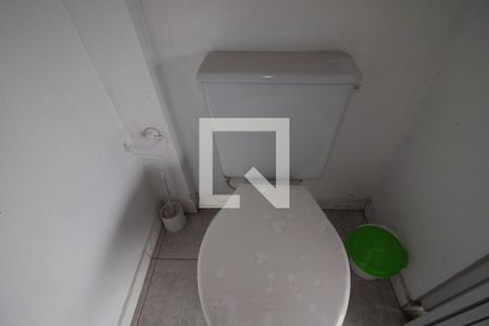 Casa à venda com 340m², 5 quartos e 6 vagasBanheiro de Serviço