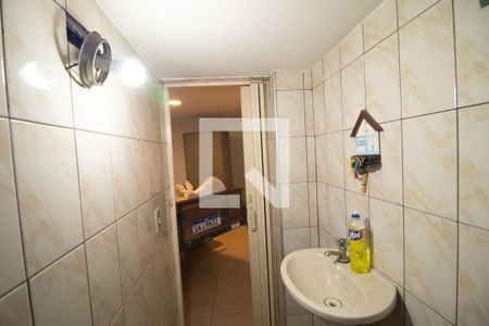 Casa à venda com 340m², 5 quartos e 6 vagasGaragem - Banheiro 