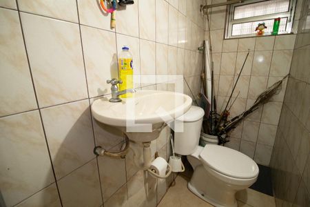 Casa à venda com 340m², 5 quartos e 6 vagasGaragem - Banheiro 