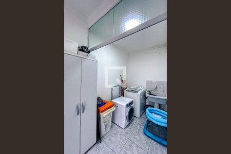 Casa à venda com 240m², 3 quartos e 4 vagasÁrea de Serviço