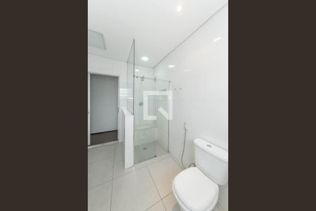 Casa à venda com 250m², 4 quartos e 3 vagas Casa à venda com 250m², 4 quartos e 3 vagasBanheiro Social - Piso Superior