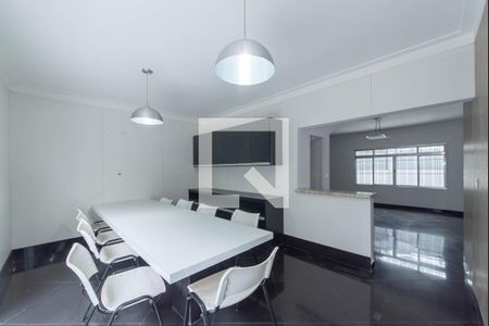 Casa à venda com 250m², 4 quartos e 3 vagas Casa à venda com 250m², 4 quartos e 3 vagasCozinha