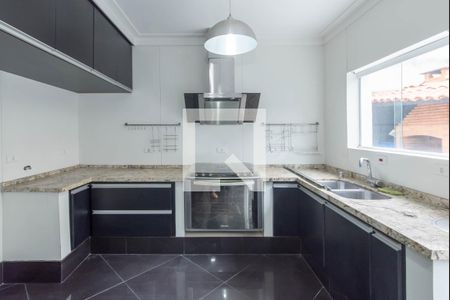 Casa à venda com 250m², 4 quartos e 3 vagas Casa à venda com 250m², 4 quartos e 3 vagasCozinha